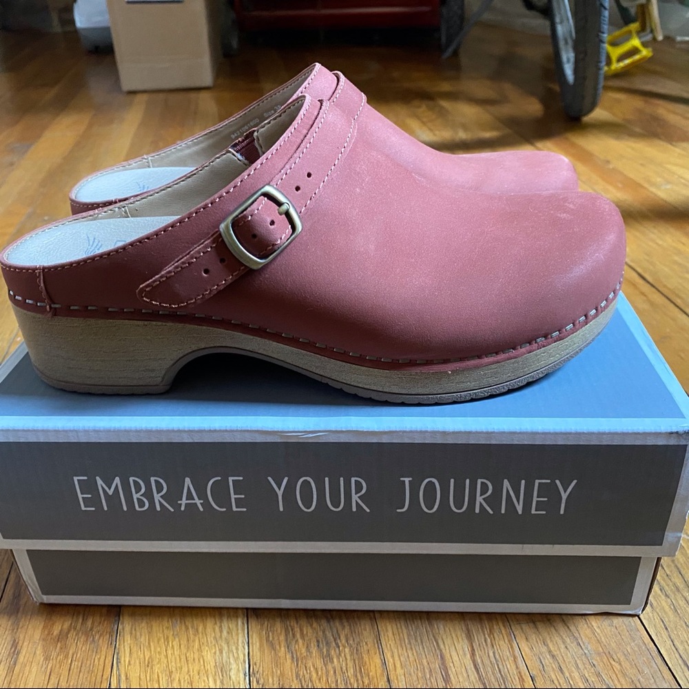 New Sold Out + Rare Dansko Berry Milled Nubuck Clog/Mules in Cinnamon/Rose 38/8